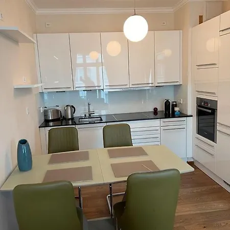 2 Rooms, Hall, Kitchen, Bathroom, 79sqm *