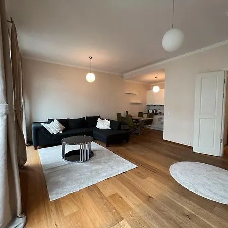 2 Rooms, Hall, Kitchen, Bathroom, 79sqm Appartement
