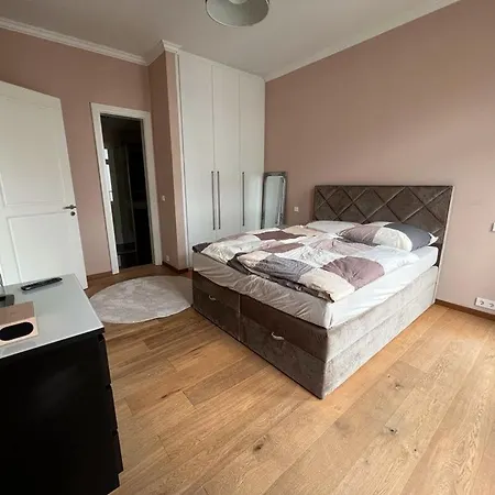 2 Rooms, Hall, Kitchen, Bathroom, 79sqm Apartment Pressburg